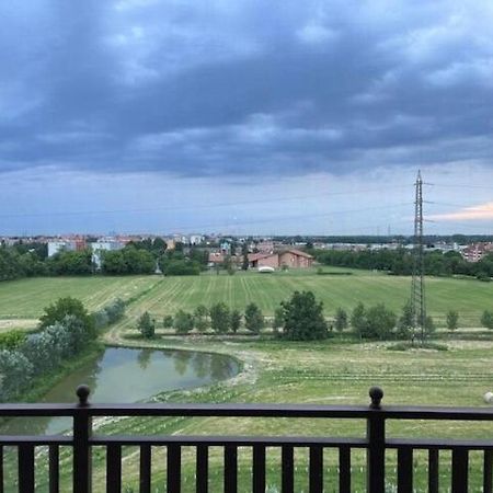Beslan360 Hotell San Giuliano Milanese Exteriör bild
